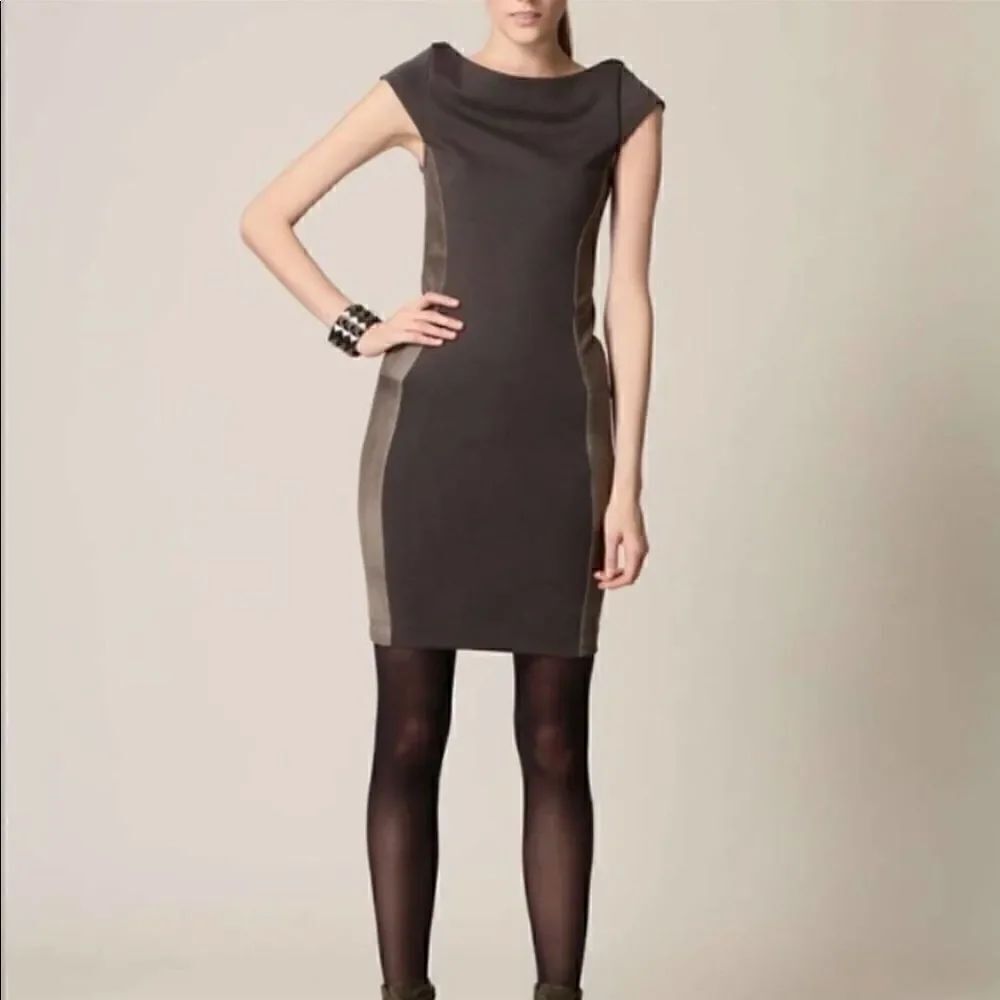 Euc Alice + Olivia Eva ponte leather side panels bodycon dress size medium